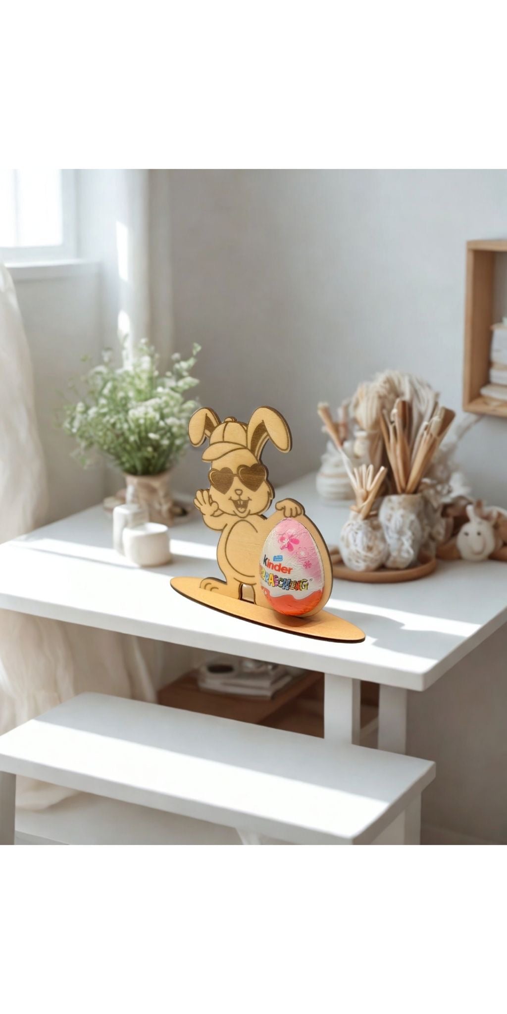 Figur Osterhase Hase Ostern Ü Ei Halter Kinder Ūberraschung 16 cm groß Junge