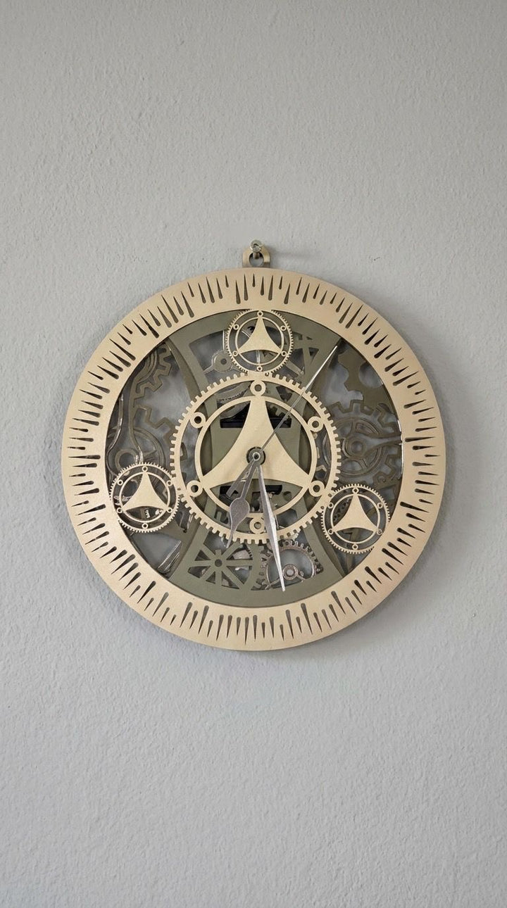 Uhr Wanduhr Holz Laser mehrlagig 27 cm Durchmesser Grüntöne